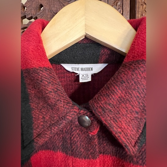Steve Madden Sophia buffalo plaid red and black button up flannel - Picture 4 of 11